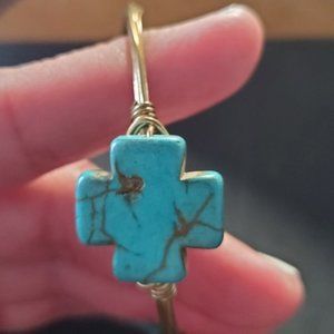 BOURBON AND BOWTIES Turquoise Stone Bangle Gold